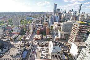 Executive 3Br in Entertainment District