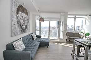 Executive 3Br in Entertainment District