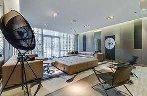 Executive 3Br in Entertainment District