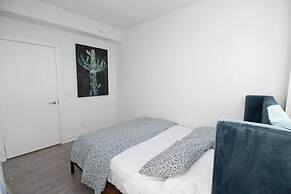 Executive 3Br in Entertainment District