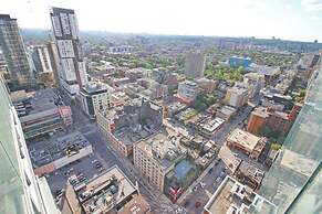 Executive 3Br in Entertainment District