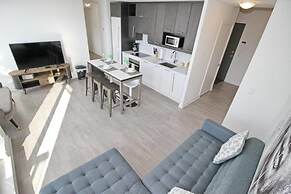 Executive 3Br in Entertainment District