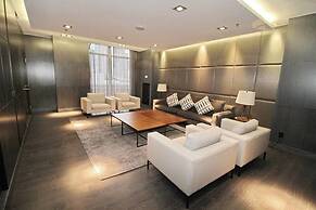 Executive 3Br in Entertainment District