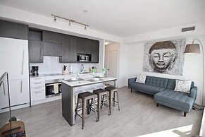 Executive 3Br in Entertainment District