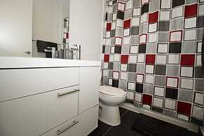 Executive 3Br in Entertainment District