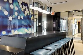 Executive 3Br in Entertainment District