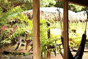 Tiki Lodge Bar & Restaurant - Hostel