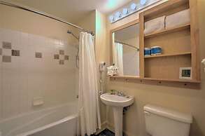 Cozy and Quaint 1 Bedroom Condo in the Heart of River Run Village