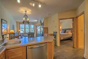 Cozy and Quaint 1 Bedroom Condo in the Heart of River Run Village