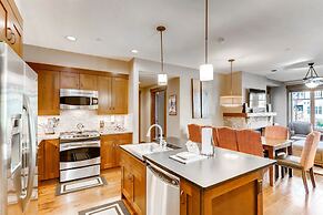 Luxury 3 Bedroom Breckenridge Vacation Rental with Mountain Views Step