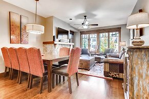 Luxury 3 Bedroom Breckenridge Vacation Rental with Mountain Views Step