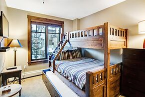 Luxury 3 Bedroom Breckenridge Vacation Rental with Mountain Views Step