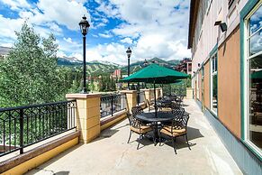 3 Bedroom Mountain View Condo Located in Historic Downtown Breckenridg
