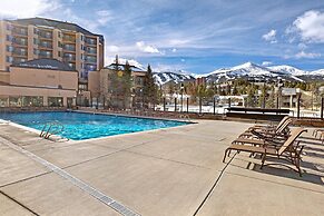 3 Bedroom Mountain View Condo Located in Historic Downtown Breckenridg