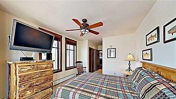 3 Bedroom Mountain View Condo Located in Historic Downtown Breckenridg