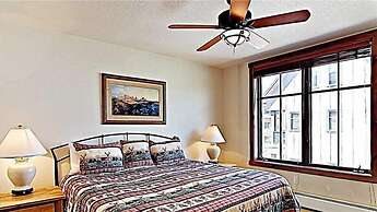 3 Bedroom Mountain View Condo Located in Historic Downtown Breckenridg
