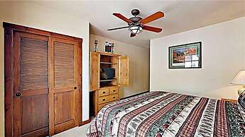 3 Bedroom Mountain View Condo Located in Historic Downtown Breckenridg