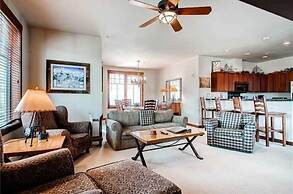 3 Bedroom Mountain View Condo Located in Historic Downtown Breckenridg