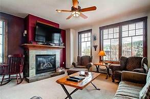 3 Bedroom Mountain View Condo Located in Historic Downtown Breckenridg