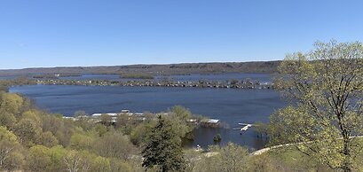 Eagle View Motel & Retreat