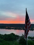 Eagle View Motel & Retreat