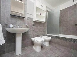 27 de Abril Apartment 25W