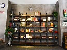 James Joyce Coffetel Xi'an Huaqingchi