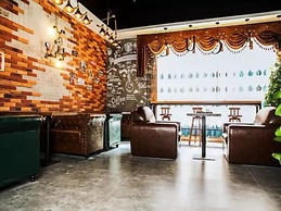 James Joyce Coffetel Xi'an Huaqingchi