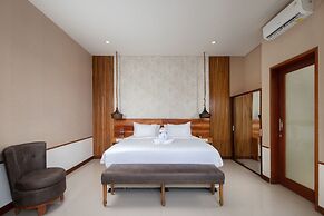 The Luxury Collection, Monaco Blu