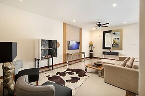 The Luxury Collection, Monaco Blu