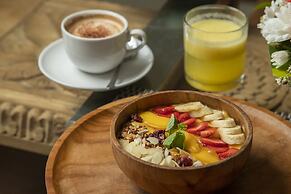 The Luxury Collection, Monaco Blu