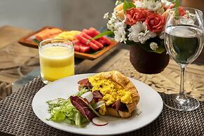 The Luxury Collection, Monaco Blu