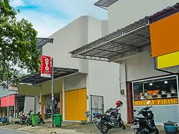 OYO Life 709 Menjangan Residence at Klayatan