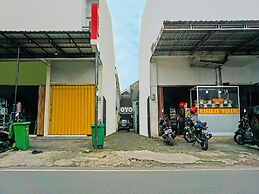 OYO Life 709 Menjangan Residence at Klayatan