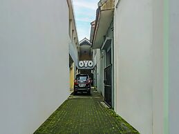 OYO Life 709 Menjangan Residence at Klayatan