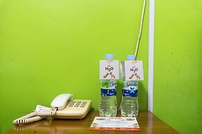 Super OYO 942 Srikandi Hotel