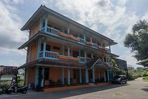 Super OYO 942 Srikandi Hotel