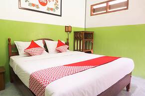 Super OYO 942 Srikandi Hotel