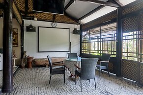 Super OYO 942 Srikandi Hotel