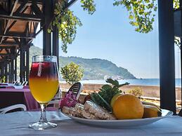 Pearl Beach Hotel