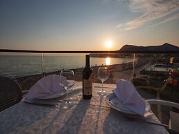 Pearl Beach Hotel