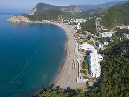 Pearl Beach Hotel