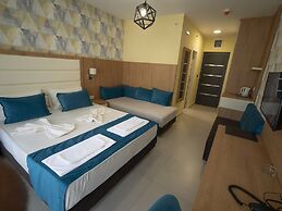 Pearl Beach Hotel
