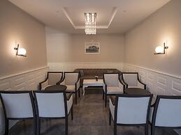 Pearl Beach Hotel