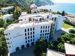 Pearl Beach Hotel