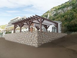 Pearl Beach Hotel