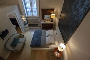 Flora Historical Luxury House