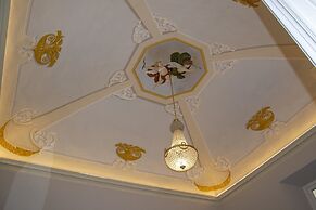 Flora Historical Luxury House