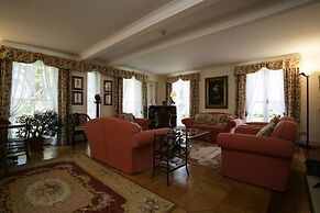 Brampton Grange