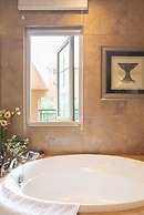 Qingdao Qiulin Hotel